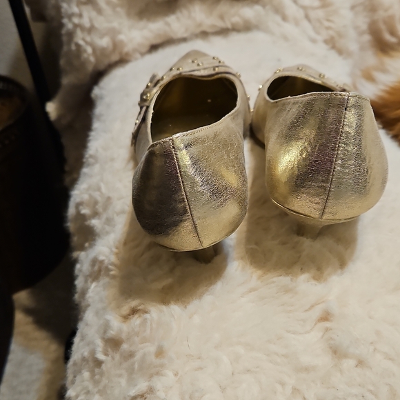 Kathy Van Zeeland Metallic Gold Heels - Picture 5 of 12